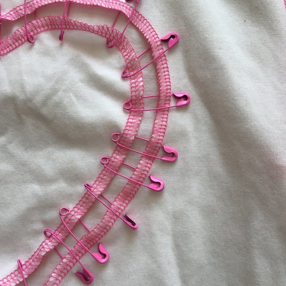 Shein cutout heart with safety pins top - Picture 3 of 5
